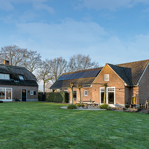 Garage met buitenverblijf