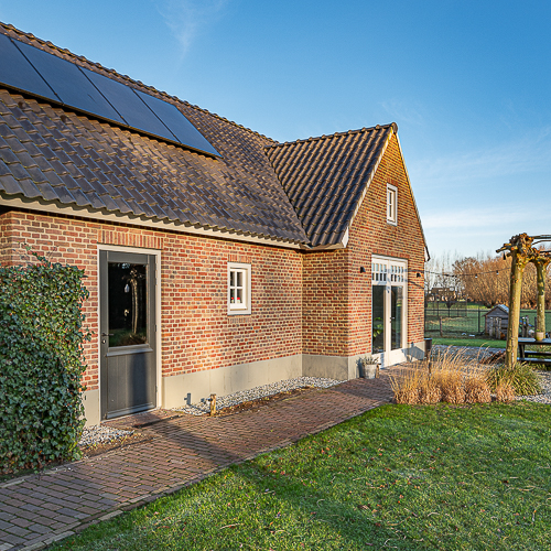 Garage met buitenverblijf