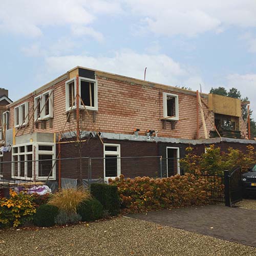 Nieuwbouw huis in aanbouw